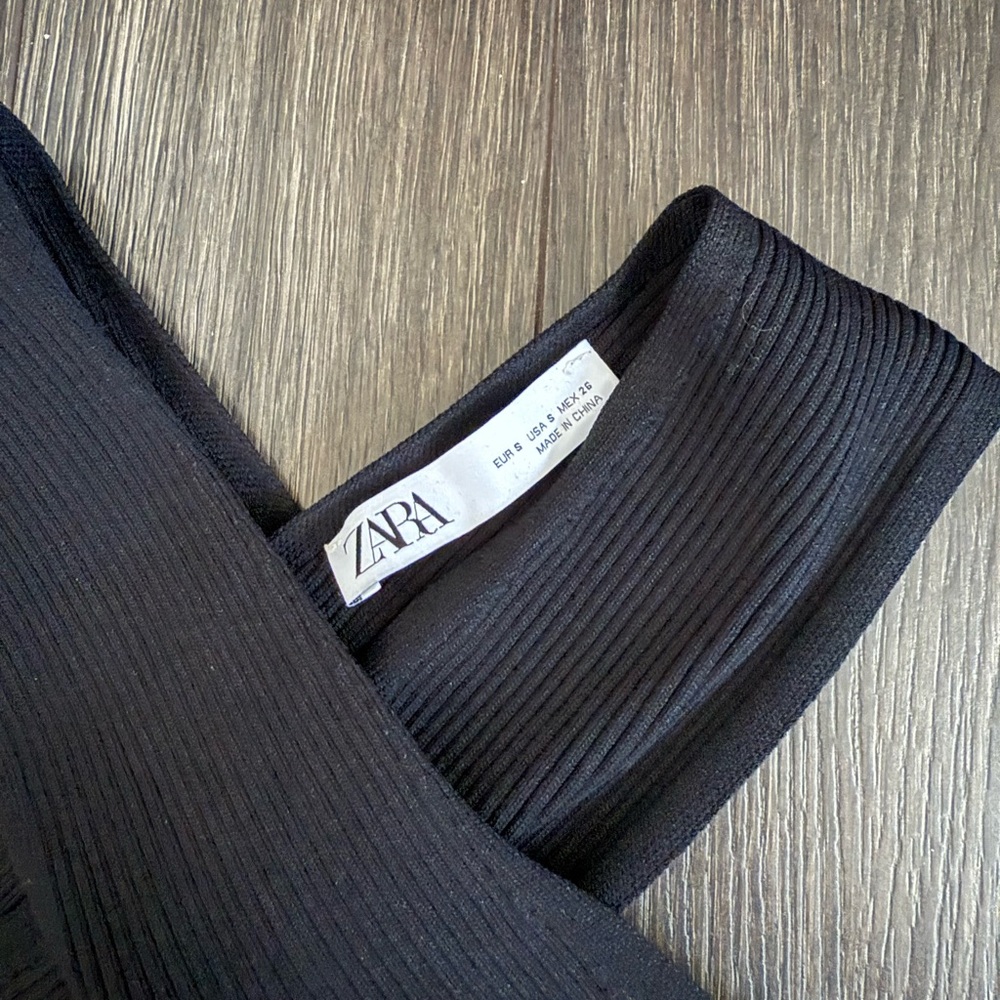 Zara Black Ribbed Cross-Front Tank Top - Picture 4 of 4